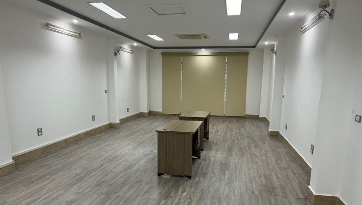 Cho thuê nhà mới ngõ Lãng Yên, 4 tầng, 40m2, 3 ngủ, 12 Triệu Full đồ mới koong